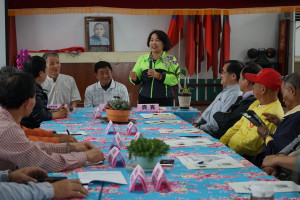 議長賴美惠感謝成大研究發展基金會的投入，希望蘭花這項在地產業，可以由下而上， 從地方結合讓蘭展更加多元，有更好的未來。