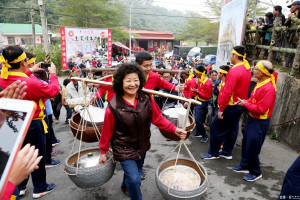 「新化大坑尾擔飯擔」整個村落105戶，大家共同參與，難得一見的屬於山區在地人、飲食與民俗祭典的質樸文化。