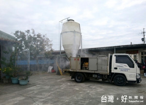 台西鄉一處土雞飼養場因確診H5N2高病原性禽流感遭執行撲殺清除作業。（記者陳昭宗翻攝）