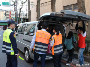 教育局為學幼童乘車安全把關，針對學童課後接送車擴大聯合稽查。（圖／記者黃村杉攝）