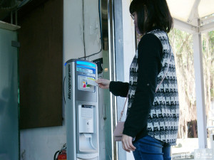 黃金博物館於本山五坑坑道入口處設置悠遊卡快速通關設備。（圖／黃金博物館提供）