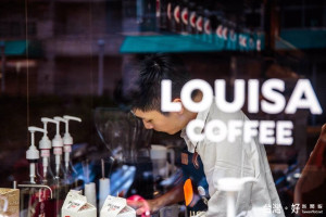 知名連鎖咖啡店「路易莎咖啡」（Louisa Coffee）遭網友爆料，從3月起旗下店鋪將改採用味全鮮奶調製咖啡。 （圖／路易莎咖啡Louisa Coffee(品牌總部)Facebook）