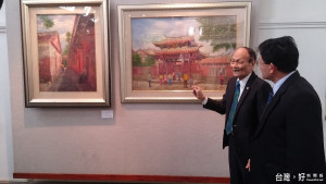 林俊寅老師水彩創作個展，彰化市長邱建富與會欣賞林老師作品。