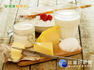 吃優格、乳製品降乳癌風險　但吃起司恐增風險？