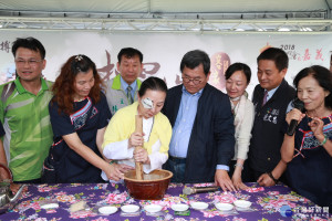 世界搏茶推「擂茶」，張花冠縣長邀大家來作客