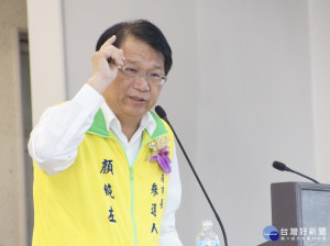 前台南市副市長顏純左，他會參選到底，呼籲大家不要混淆視聽。（記者邱仁武／翻攝）