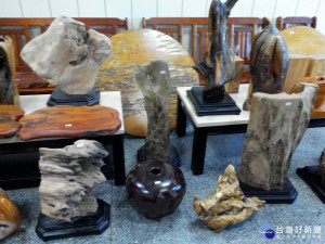 警方偵破木雕藝品遭竊案並起出被竊木雕藝品。（警方提供）