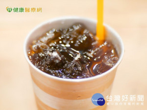 愛喝含糖飲料嗎？　當心膽固醇塞血管