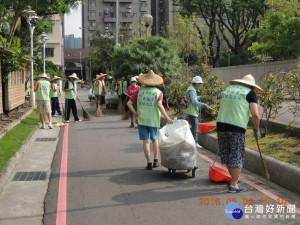 幸福里環保志工清潔社區環境