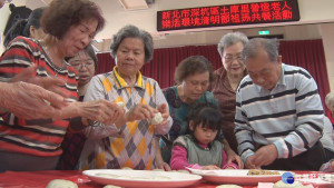 土庫里祖孫傳承鼠麴粿　辦桌共餐成模範里