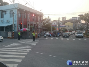 清明節連假期間，警方將派遣員警機動加強指揮疏導車潮。（記者黃玉鼎攝）