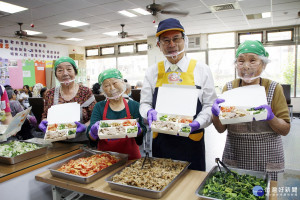 支持大齡圓夢 涂市長與常樂園爺奶包便當