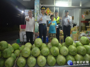 八掌溪沿岸西瓜進入採收期，學甲分局啟動護瓜聯盟，保護民眾的財產。