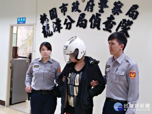 女子深夜提款機前徘徊  眼尖警在胸罩中查到毒品