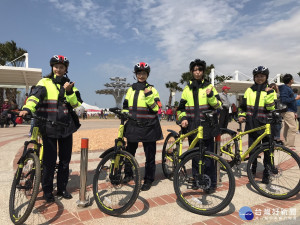 農業博覽會腳踏車巡邏隊，由楊梅分局女警汪心閔(左→右)，陳彥婷，簡睿雅，商竹君4人組成。