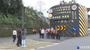 獅子會捐LED入口意象　和平國小地標易辨識