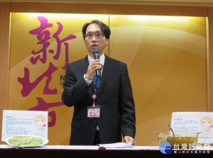 衛生局副局長許朝程主持月子餐暨網購嬰兒副食品專案稽查記者會。（圖／記者黃村杉攝）