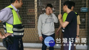 民眾配合警方成功攔阻詐騙集團取款，逮捕車手並循線偵查。（記者陳昭宗拍攝）