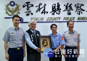 縣長李進勇公開表揚破案員警與協助維護治安之民眾，呼籲警民一心共同打造安居樂業的城市。（記者陳昭宗拍攝）