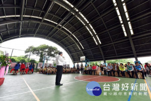 鄭市長表示，後續也規劃增設夜間照明設備，讓該風雨教室在夜間也能使用。 