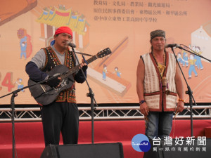 排灣族原住民歌手表演