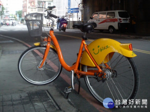 YouBike新增設板橋「浮洲火車站」、板橋「振義里公園」及中和「遠雄左岸」等3站。（圖／記者黃村杉攝）