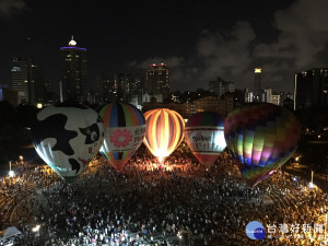 台灣國際熱氣球嘉年華光雕音樂會（圖／台東縣政府觀光旅遊處提供）
