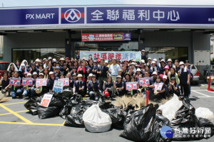 社區環保尖兵-百名志工清掃集集街道的成果。