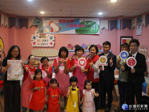 古都青商舉辦親子園遊會，身障青年擔任烘焙小老師。