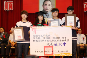 稻江科技暨管理學院在嘉義校本部隆重舉行的畢業典禮，求學精神和傑出表現獲好評
