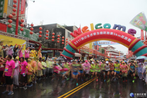 新港鄉奉天宮慶祝虎爺將軍聖誕「跑出金虎爺」路跑愛好者風雨無阻