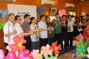 觀音蓮花園休閒農業區，民宿業者推蓮花創意餐飲。（圖／記者范文濱攝）