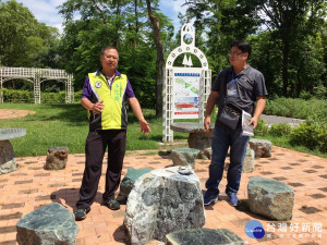 溪州公園大理石桌不翼而飛　警分調派監視器進行追查