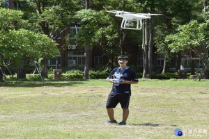 長榮大學與經緯航太科技公司合作，舉辦無人機競速賽。（圖／記者李文生攝）