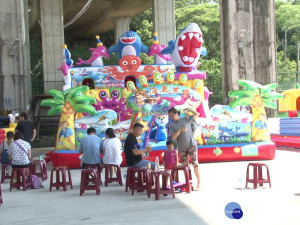 圓兒時夢想 免費氣墊遊具進駐香山