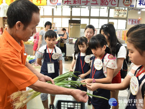 市場處今年暑假特別舉辦「小小市場達人夏令營」 活動。（圖／記者黃村杉攝）