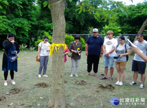 動保處舉辦寵物環保樹葬服務，協助市民完成飼主飼養毛寶貝的最後責任。（圖／記者黃村杉攝）