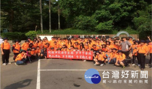 桃園市政府警察局少年警察隊舉辦「親山淨山 少年同參」學習勵志營系列活動。