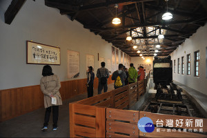 到宜蘭走步道&amp;看展覽自拍換方巾。（圖／羅東林管處提供）