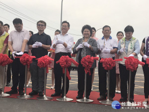 陳菊主持彌陀區文安橋暨海尾橋通車典禮及謝土儀式。（圖／記者何沛霖攝）