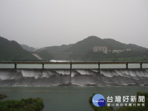 大溪區公所將在石門水庫上游阿姆坪生態公園辦理風帆SUP、獨木舟和輕艇表演，值得前往欣賞。(記者陳寶印攝)