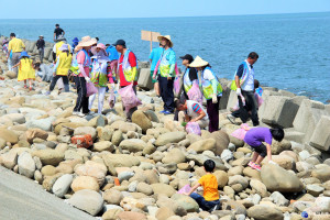 貓裏海底垃圾清除總動員　清除3公噸垃圾