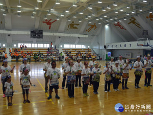 澎湖一年一度環保志工群英會29日於體育館舉行，共有縣內水環境巡守隊、環境教育志工等14隊300多位環保志工參加。（圖／澎湖縣政府提供）