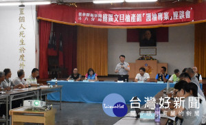 斗六分局長蔡詳忠為加強巡邏柚園，號召社區民力協勤「護柚專案」，共同維護柚農財產安全。（記者陳昭宗拍攝）