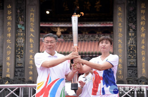 外界關注即將登場的台北世大運，若遇停電賽事該怎麼辦？對此台北市長柯文哲表示，體育場館、選手村都有發電機待命，但還是希望台電不要停電。（圖／台北市政府秘書處）