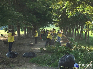 台灣體育運動大學嘉義校區撤離閒置髒亂，嘉義縣政府感謝社會勞動人協助整頓校區內環境