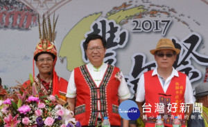 桃園市長鄭文燦出席「106年度桃園市八德區原住民族豐年祭活動」。