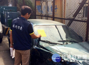 民眾如有發現無牌廢棄車輛占用道路的情形，皆可上網檢舉。