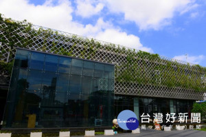 郭元益糕餅博物館名為「綠標生活館」的主建物擁有「黃金級」綠建築認證 。
