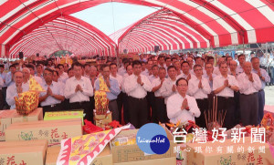 台塑六輕盛大舉辦「消災祈安慶讚中元」活動，齊心祈求廠區運轉順利、地方平安。（記者陳昭宗拍攝）